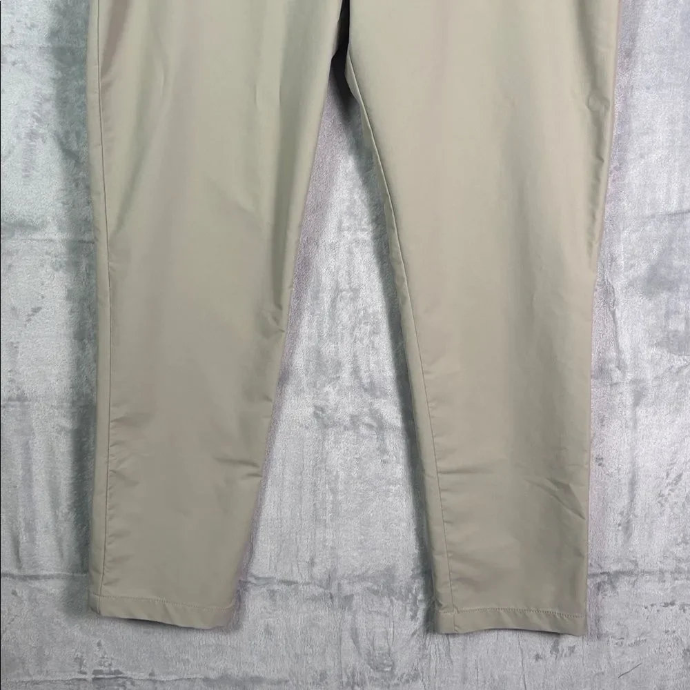 Banana Republic Men’s Light Gray Khaki Chino Pants Size 38x32